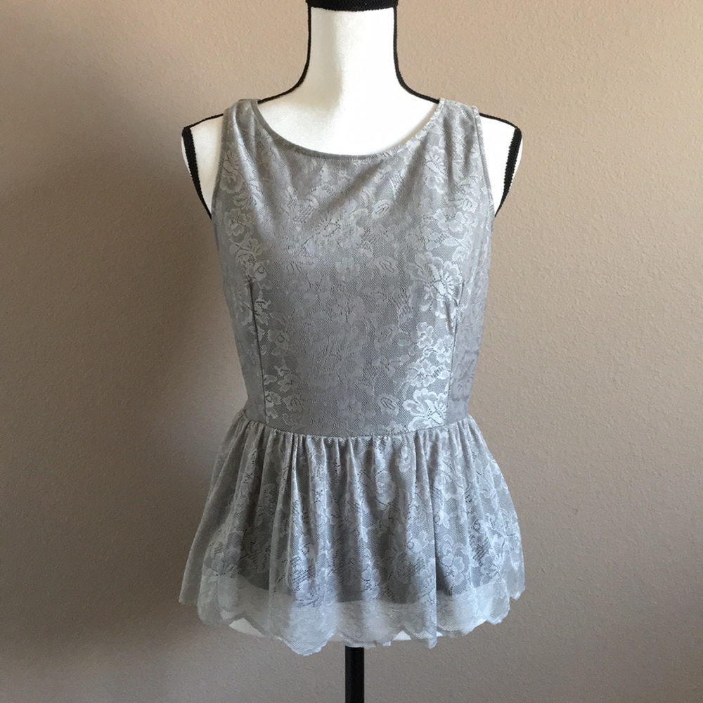 New York & Company Grey Floral Pattern Peplum Top